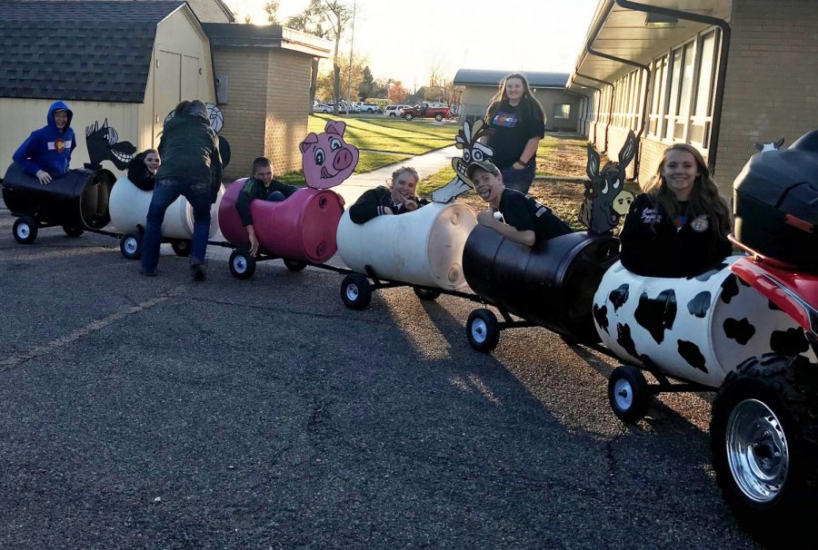 FFA members enjoying the barrel train.