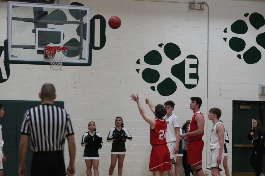 Nic Inda (20) shoots a successful free-throw during the third quarter