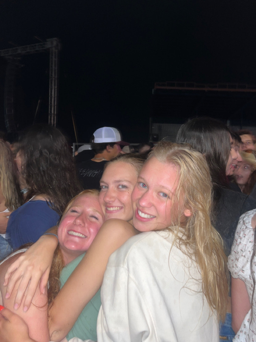 Aya Kinoshita (26), Trinty Salberg (26), Evie Gavette (26), attend the Thomas Rhett concert