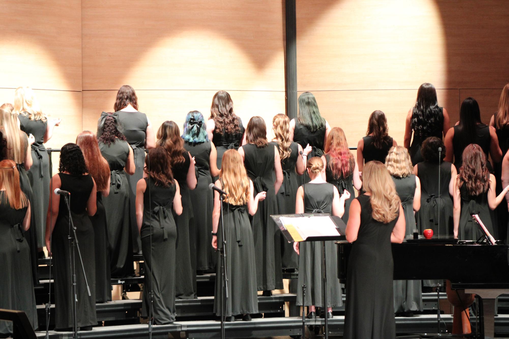 Fall choir concert riffs through the night